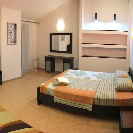 Cottage Near Railway Station Ferienhaus *